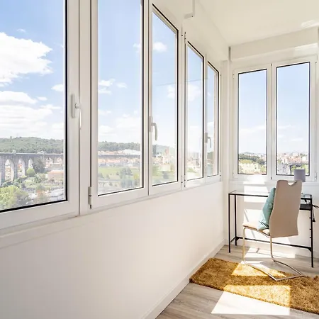 Akicity Campolide Alabaster Apartment